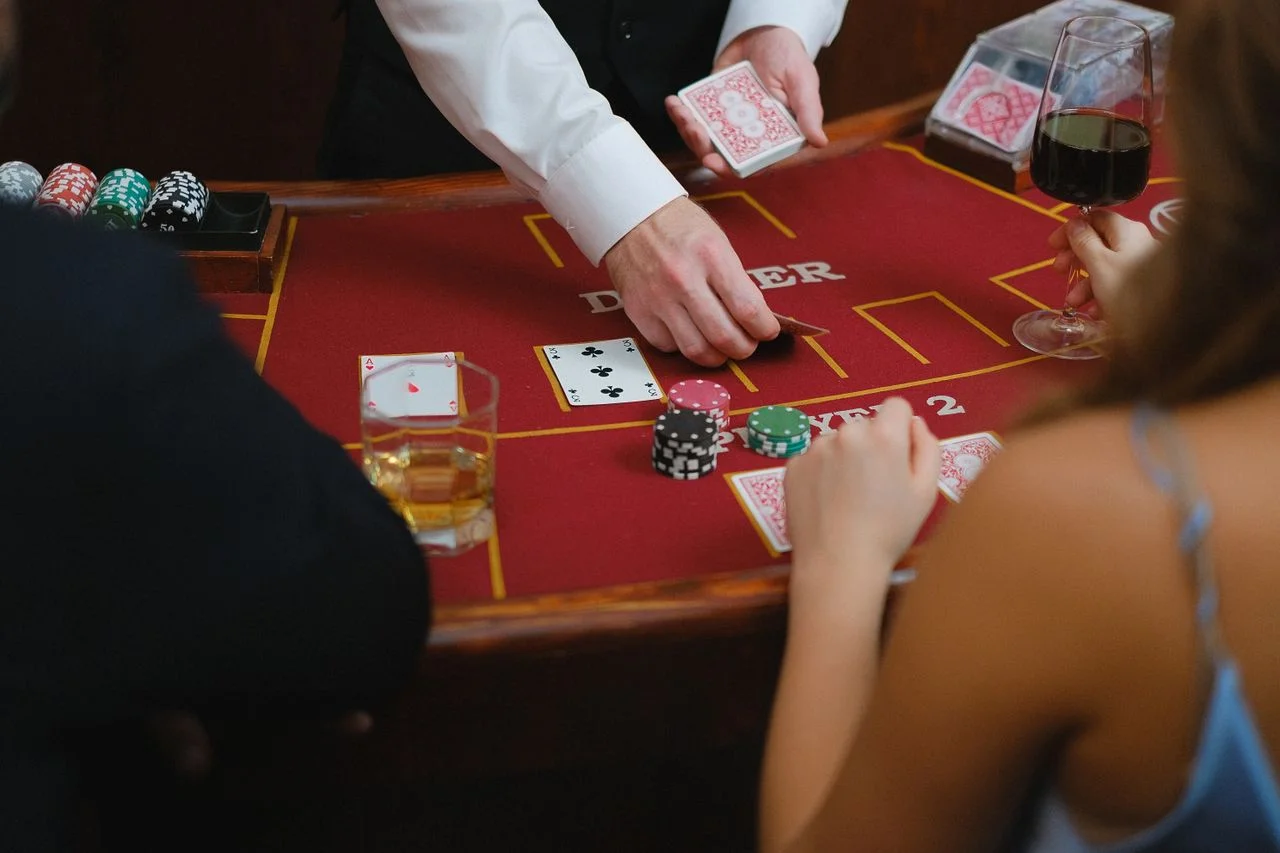 So sánh thay đổi hệ thống và cập nhật quy tắc sảnh game